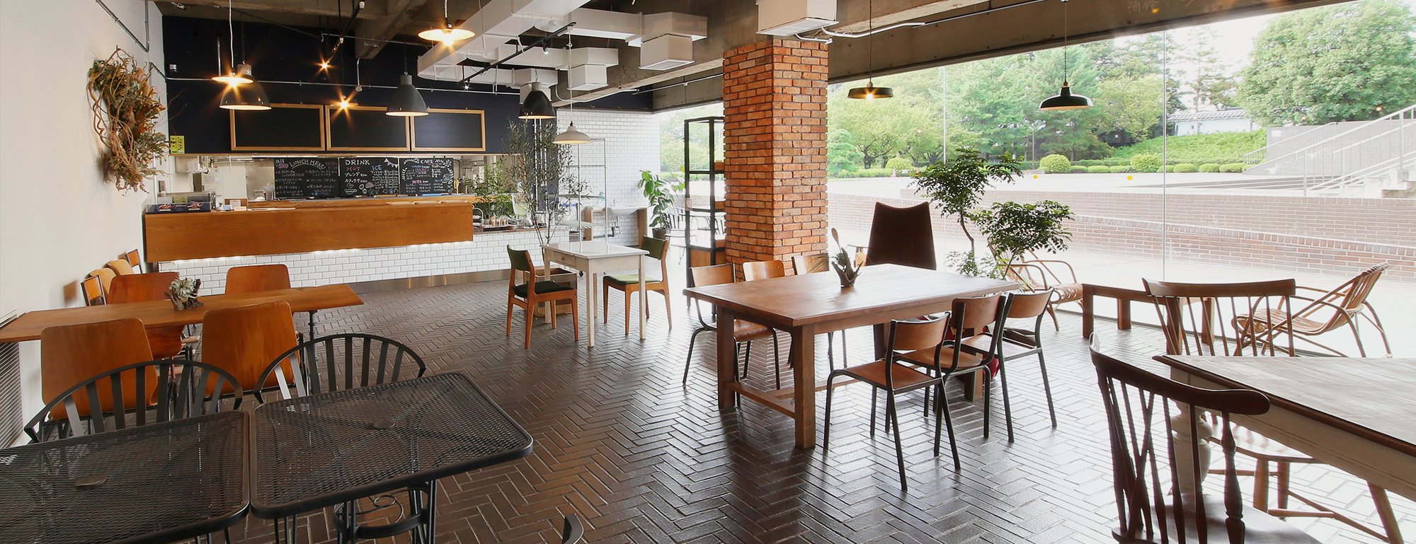 赤曽部麻衣子「無題」F12号油彩,カフェの内装向き sakura.ichi.style | PAINTDAYS 家具の再生 譲り受けた家具を大事に